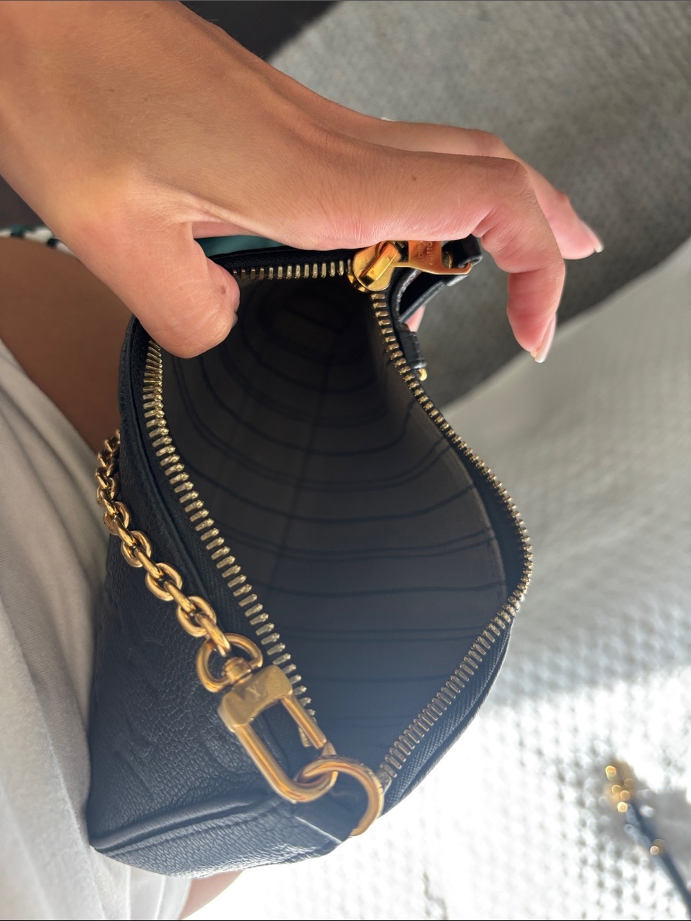 Louis Vuitton easy pouch on strap - Picture 11 of 16